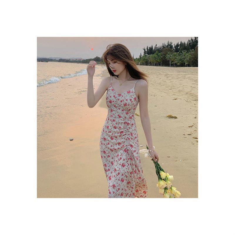 开叉吊带碎花连衣裙女小个子收腰法式复古海边沙滩裙夏