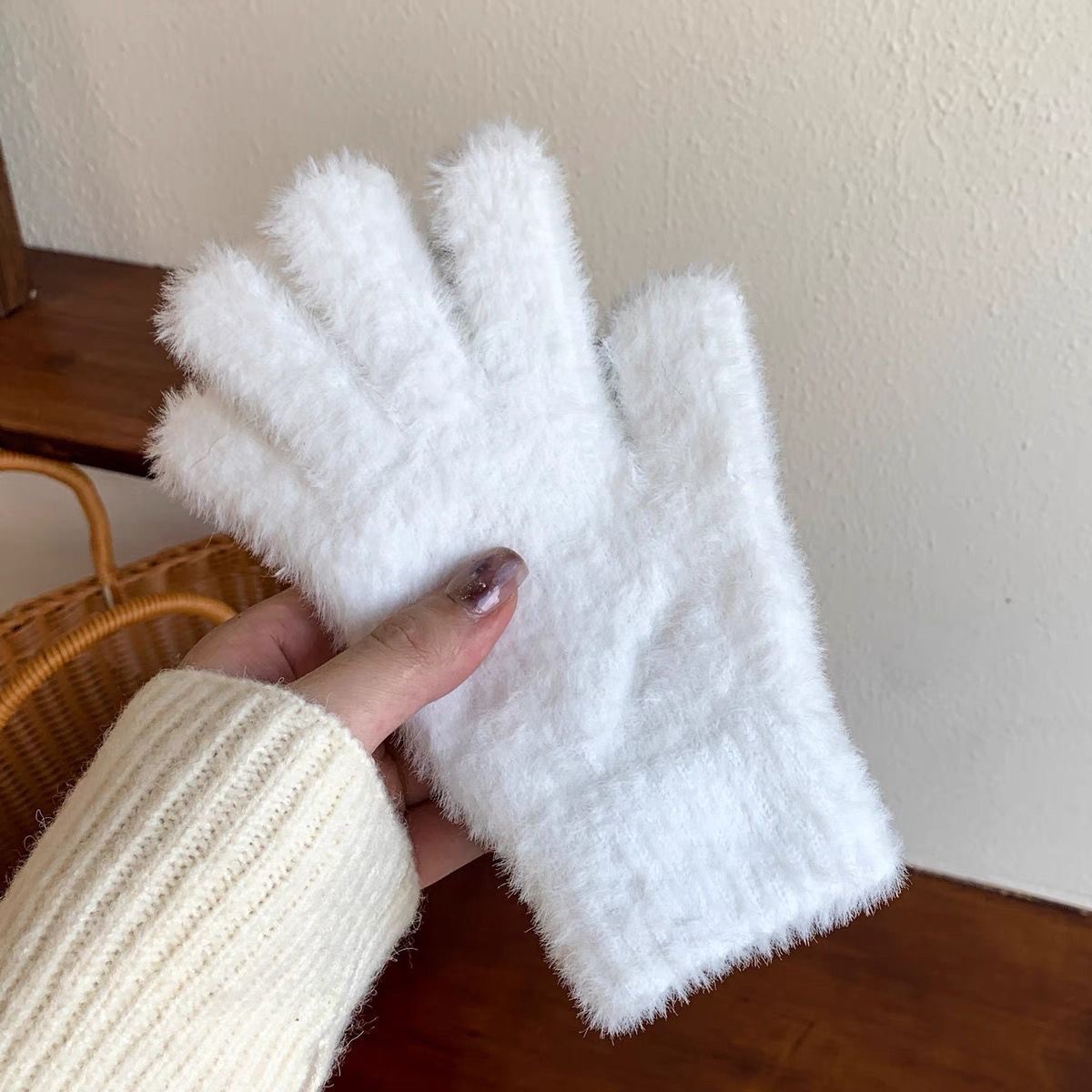 冬季手套韩版女士纯色加厚可爱加绒保暖学生防寒骑车毛绒全指骑行