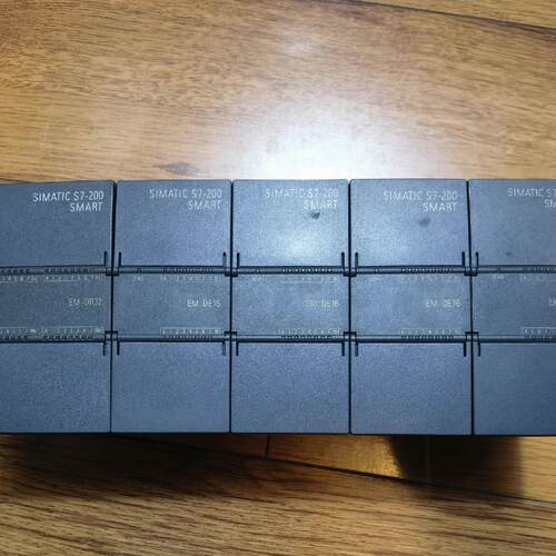 S7-200 SMART EM DR32 DE16 AE08 PLC工控扩展模块议价维修