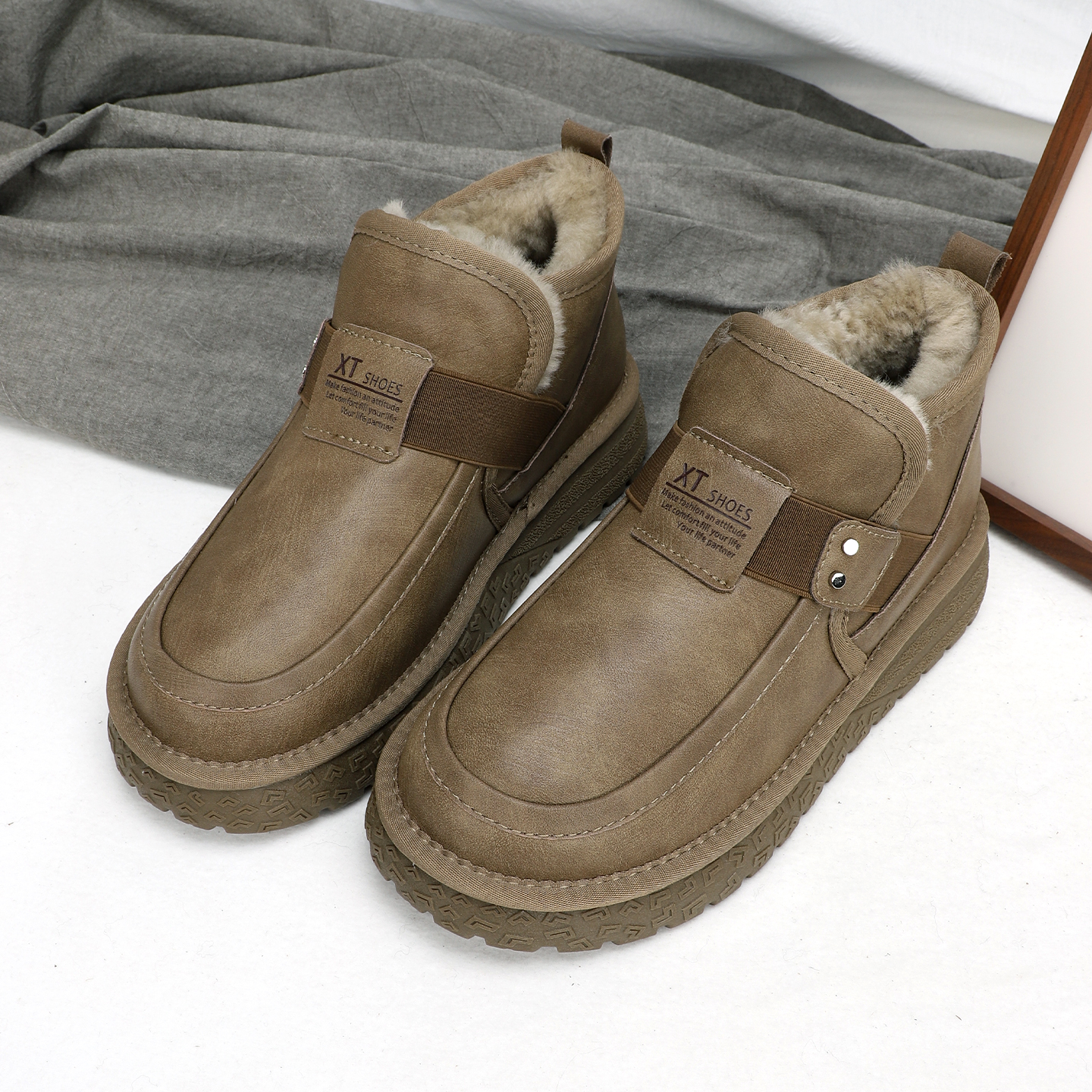 冬季保暖防滑全羊毛雪地靴男