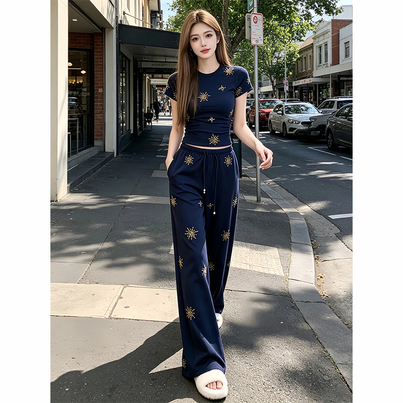 休闲运动套装女夏2026新款小个子修身时尚洋气减龄网红炸街两件套