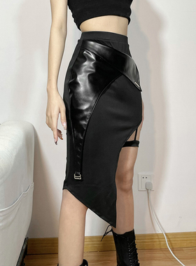 WEIRD PUSS街头拽酷辣妹炸街黑色PU皮拼接半身裙不规则高腰中长裙