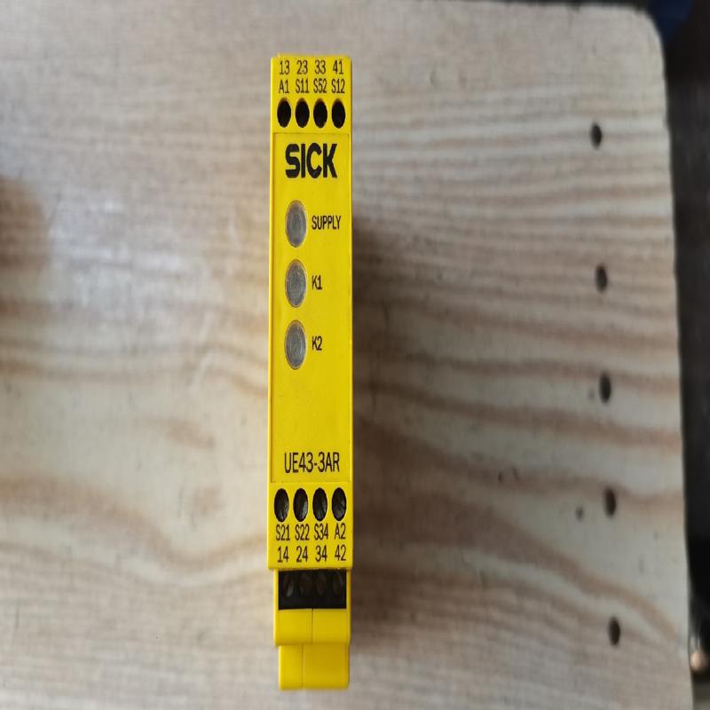 议价施克SICK安全继电器UE43-3AR2D2 ,实物一个