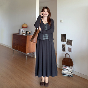 胖mm秋季 女装 新款 格纹吊带开衫 5911 微胖 半身裙三件套装 喵喵大码