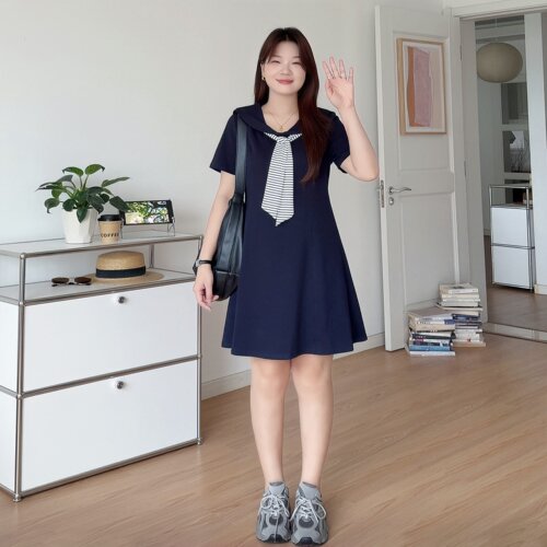 大码胖妹妹学院风裙子显瘦连衣裙