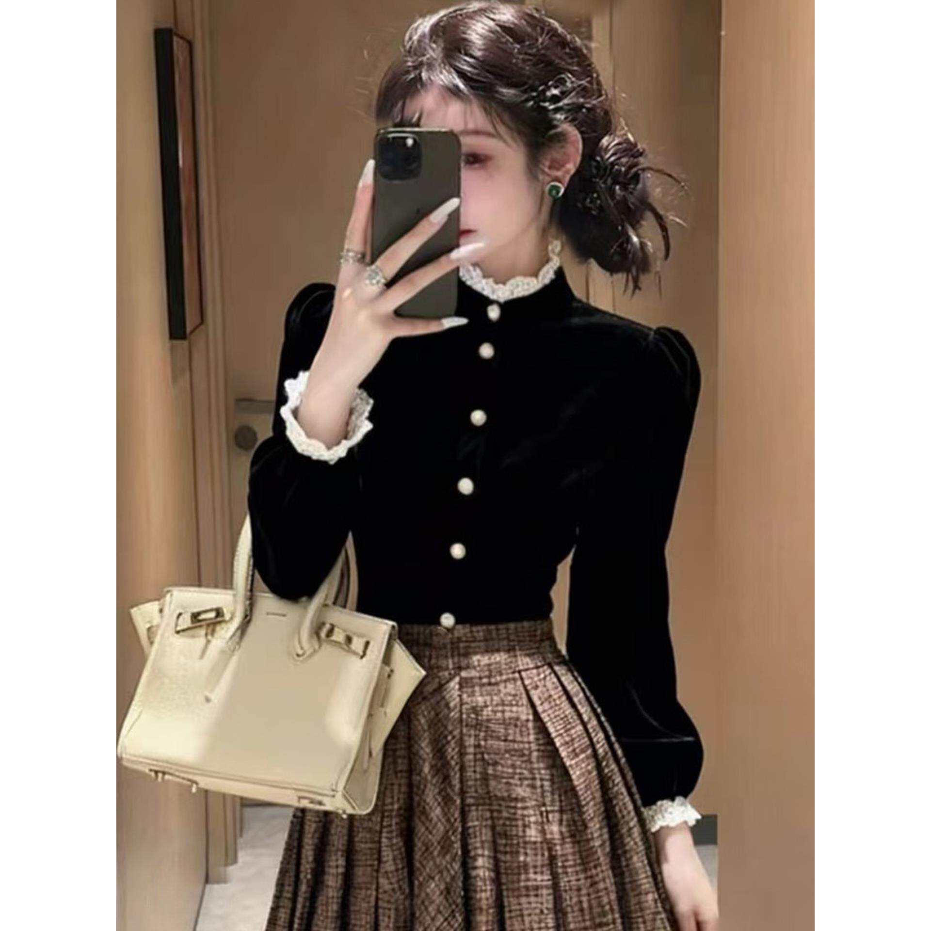 MONLOUVE轻奢高级感黑色立领长袖丝绒衬衫女秋季新款洋气减龄百搭