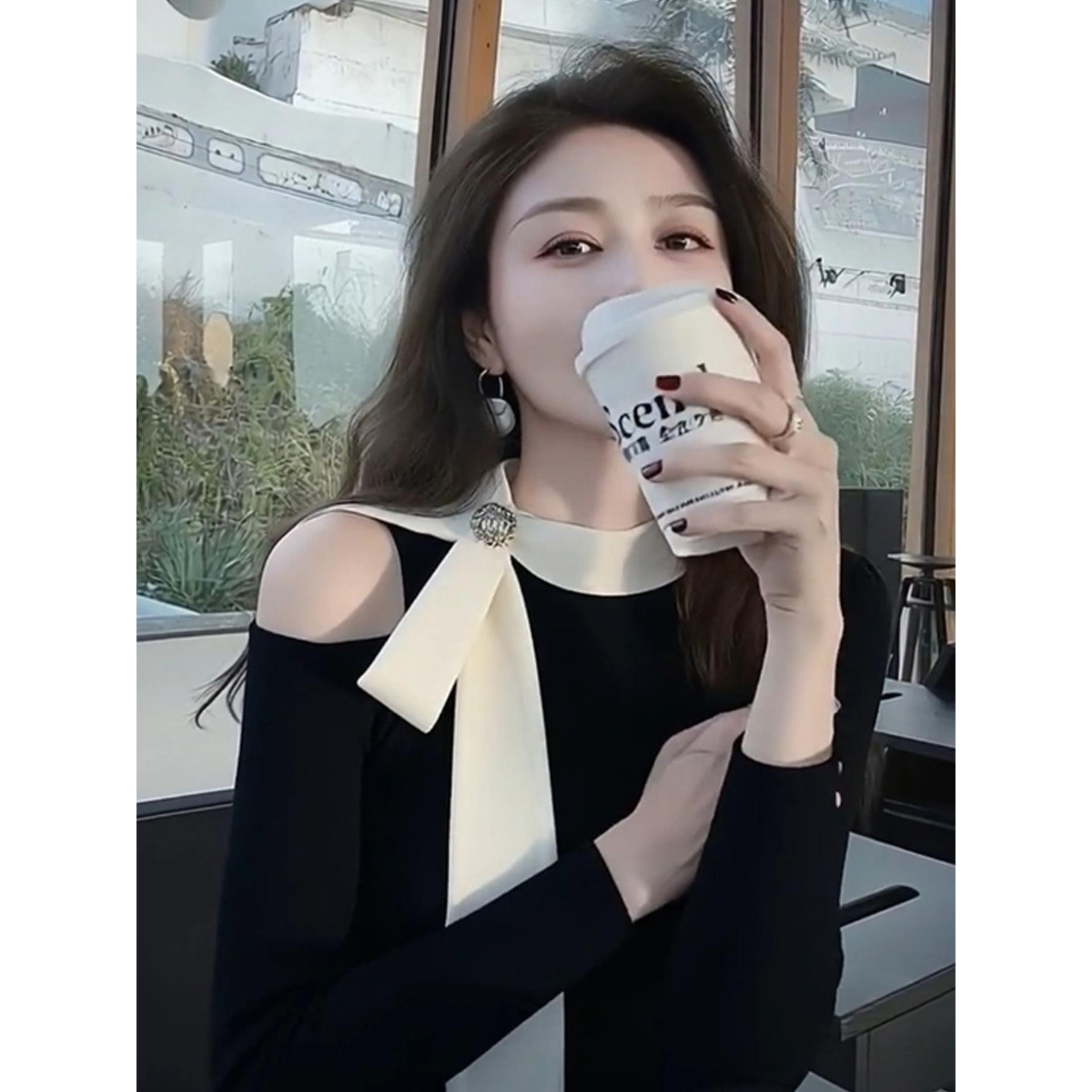 MONLOUVE时尚优雅chic黑色露肩绑带长袖针织衫女秋季款高级感减龄