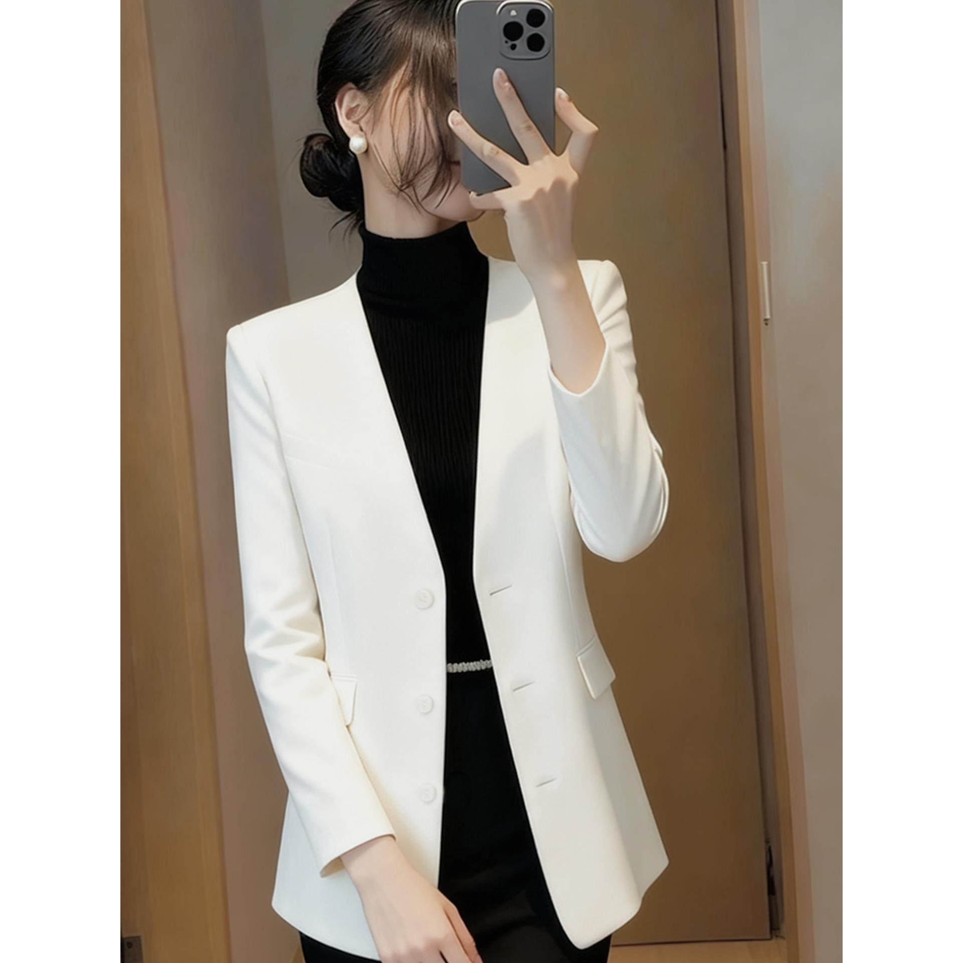 MONLOUVE别致简约绝美白色v领长袖西装外套女秋冬款高端通勤百搭