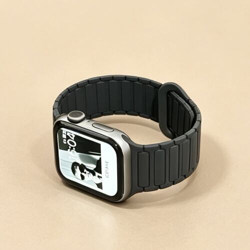 张婧仪同款适用iwatch9/11硅胶苹果手表10表带S8/S7拼色磁吸腕带