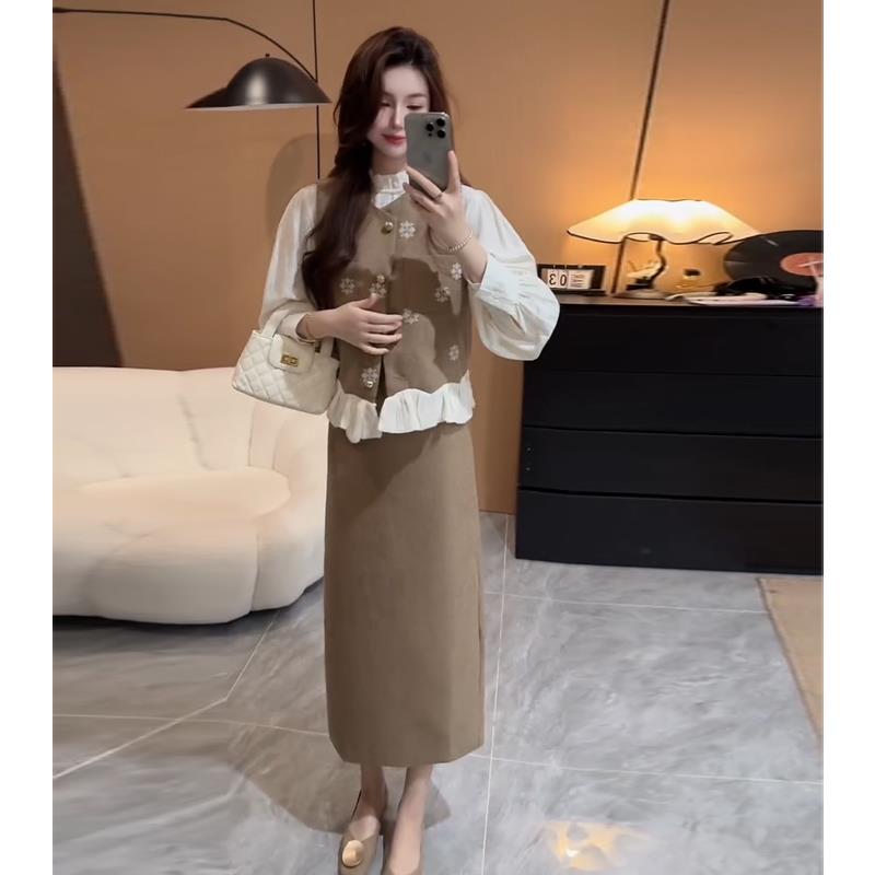 MONLOUVE入秋穿搭一整套女2025新款小香风泡泡袖衬衫刺绣马甲半身