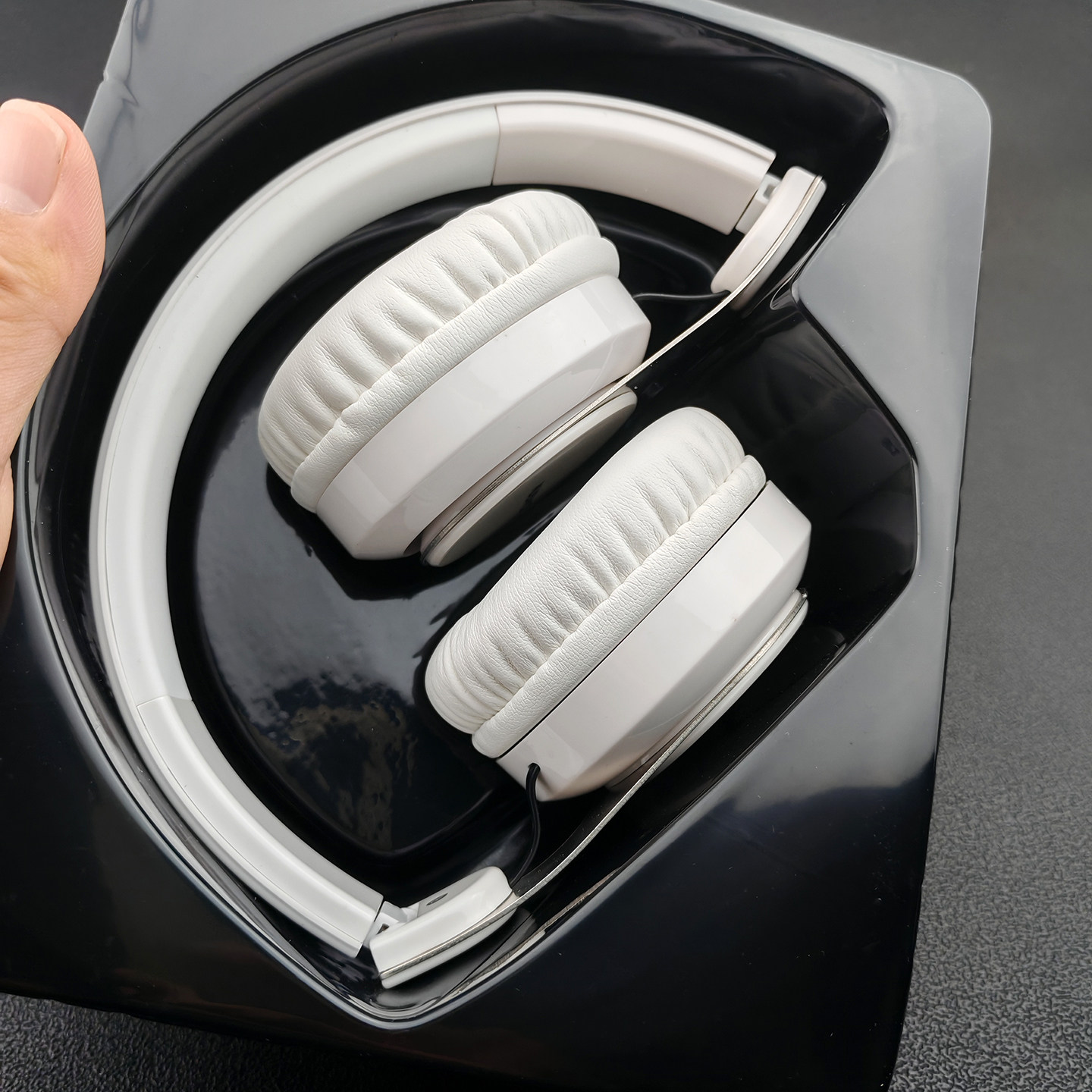 实惠平价海外版NUBWO S8音乐手机头戴式耳麦便携清晰无线蓝牙耳机