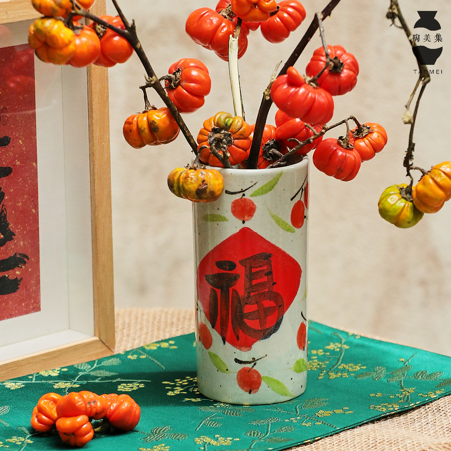 釉下彩全手绘喜乐福直筒小花瓶