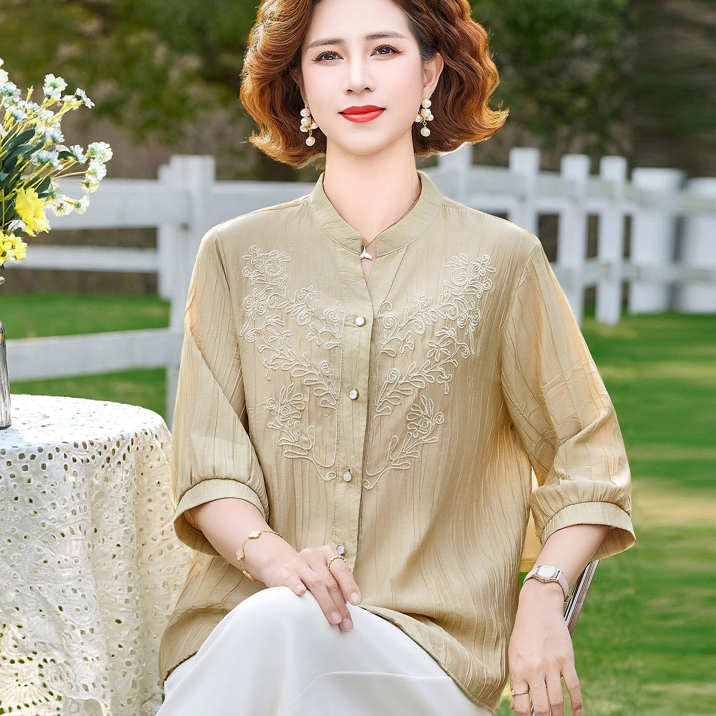2026新款妈妈装立领刺绣衬衫七分袖洋气上衣中老年女士春夏装衬衣