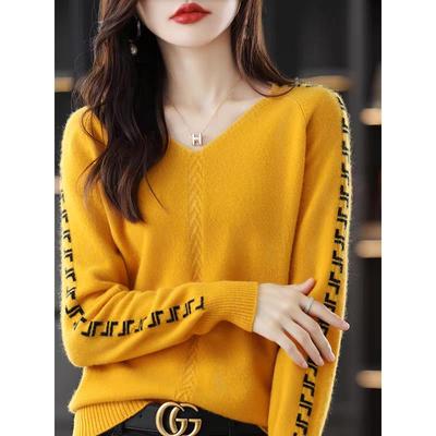 2025新款春秋V领羊毛衫女时尚提花宽松打底针织鸡心领上衣