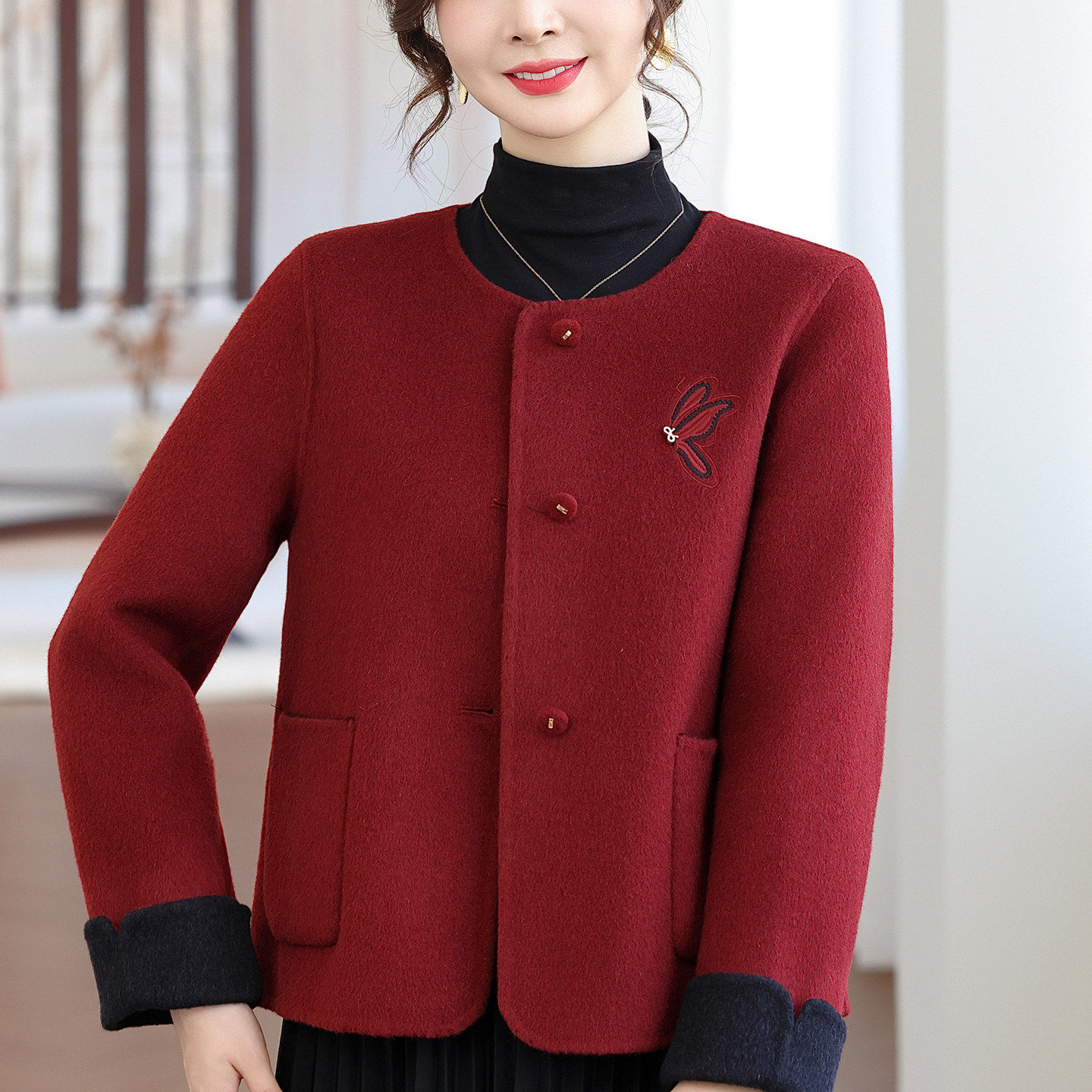 国风妈妈秋装刺绣羊毛呢短款外套女中老年春秋时尚气质双面呢大衣