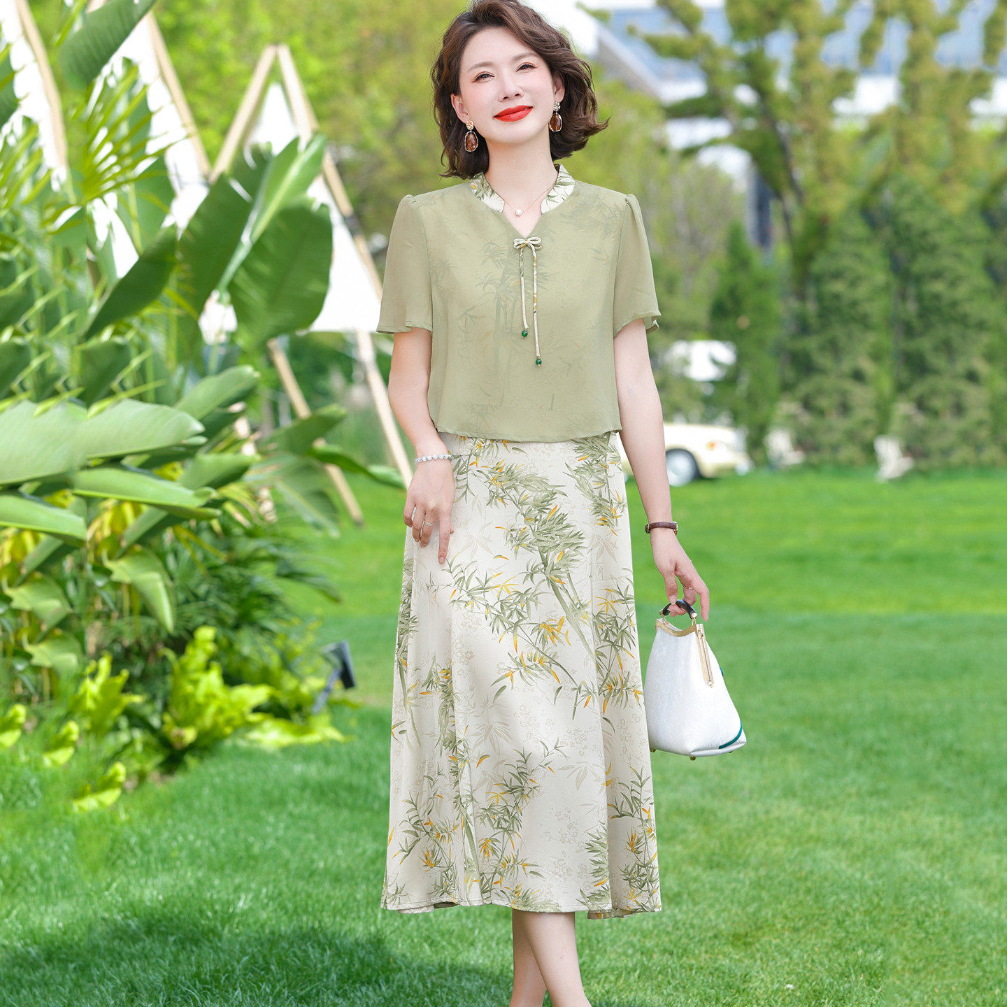 2026夏季真丝连衣裙子洋气国风中老年人女假两件长裙桑蚕丝妈妈装