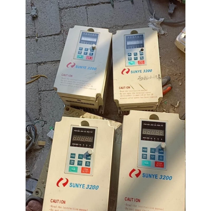 议价日业SY3200-G3R7变频器 2台实物拍摄需要的联系