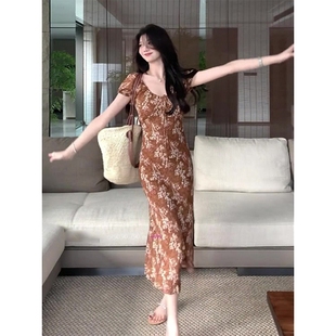 声雨竹大码 微胖MM减龄显瘦系带V领茶 高级感碎花连衣裙女夏季 新款