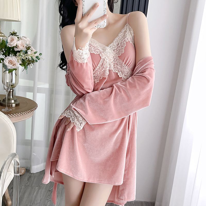 睡衣女秋冬季高级感金丝绒长袖套装性感蕾丝带胸垫吊带睡袍两件套