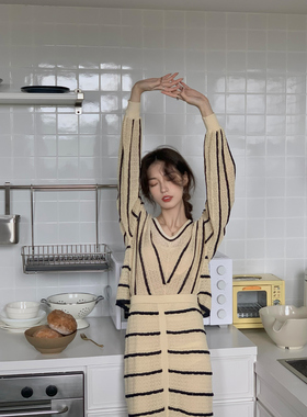 SourceWithU「INFPの周末」慵懒条纹针织衫女罩衫毛衣半身裙套装