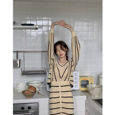 慵懒早秋新品针织罩衫半裙