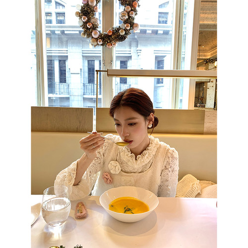 SourceWithU蕾丝花瓣打底衫