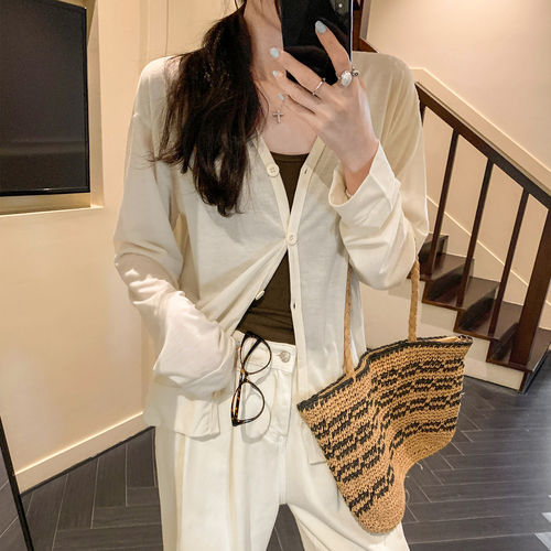 慵懒风薄款内搭深V领长袖打底T恤女装潮2026夏季空调防晒罩衫上衣