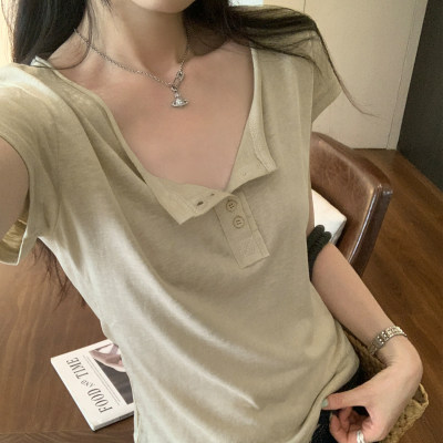 独特绝美纽扣设计感简约圆领T恤女2026新款修身显瘦夏季短袖上衣