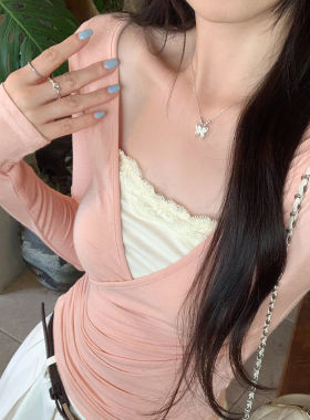 粉色收腰V领长袖T恤女2026秋季新款蕾丝拼接修身显瘦假两件短上衣