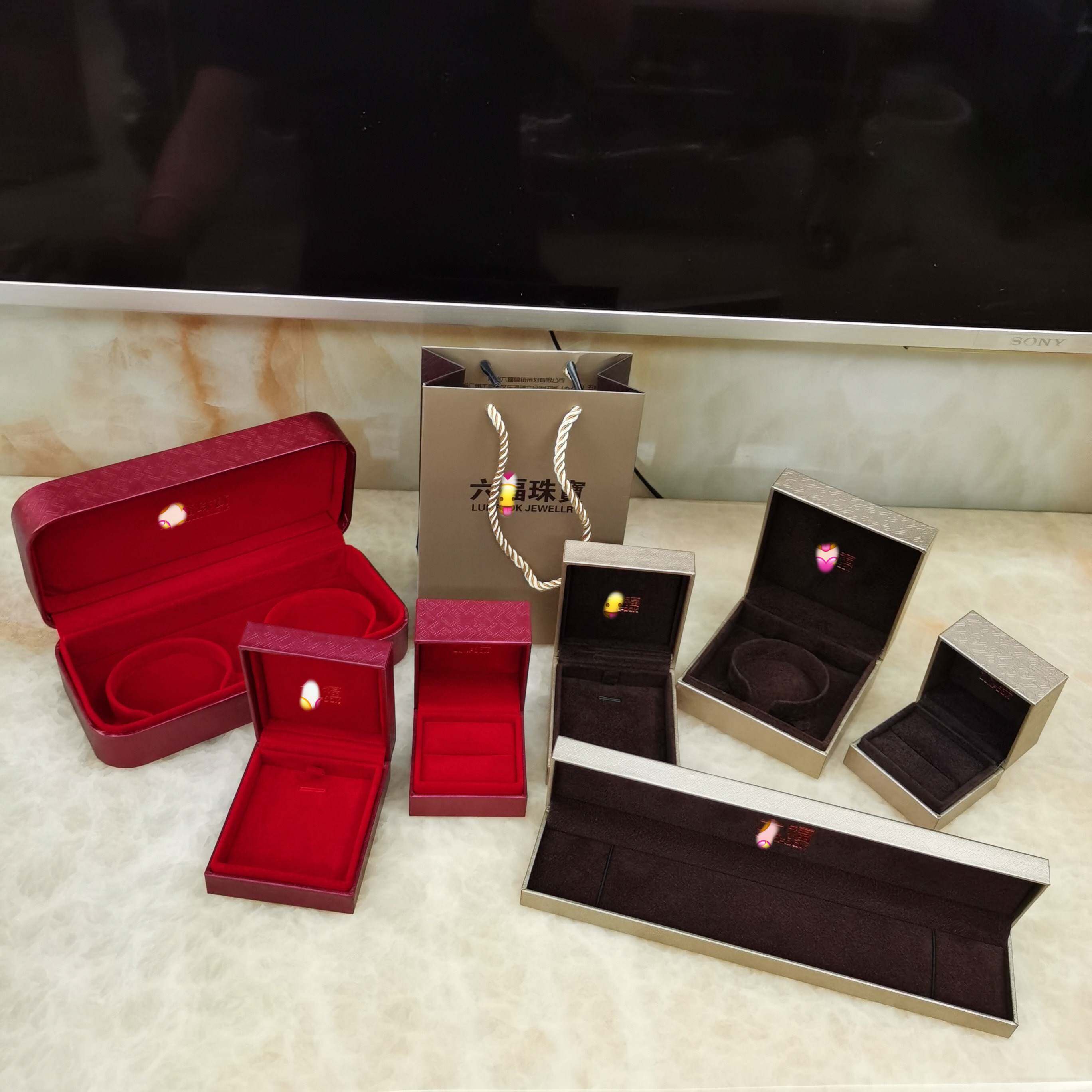 适合周大福守护一生戒指盒六福珠宝首饰盒 结婚三金黄金嫁妆珠宝