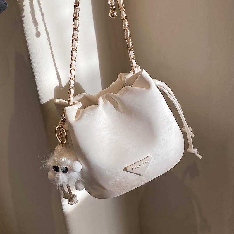 Lee Vsasi今年流行爆款小包包女2025新款春夏时尚单肩包百搭链条