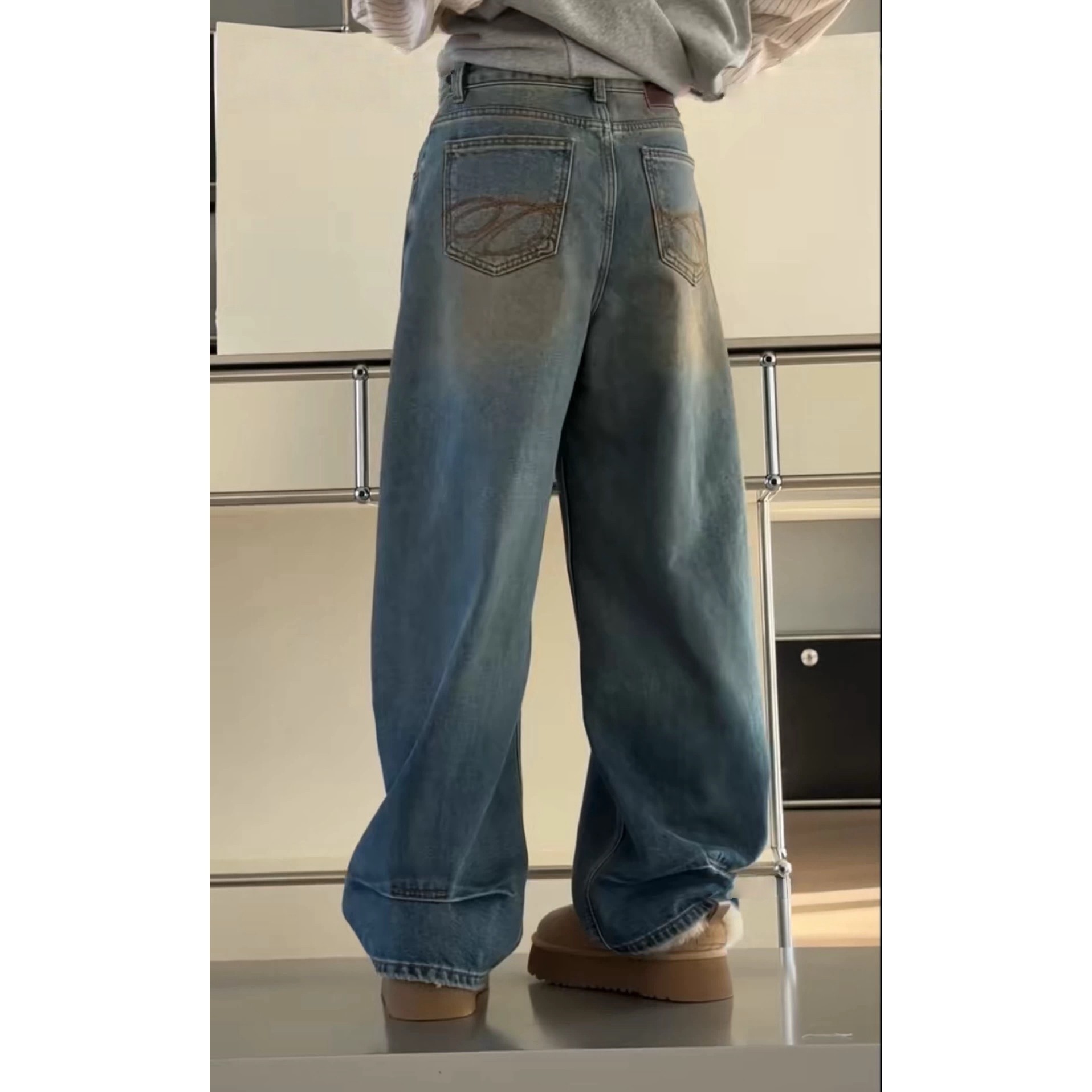 诗歌兰女装2025冬款 87553美式个性街头做旧抓毛蓝色脏脏牛仔裤女