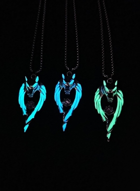 hiphop欧美夜店嘻哈摇滚狼头镂空法器钛钢项链挂饰男女款