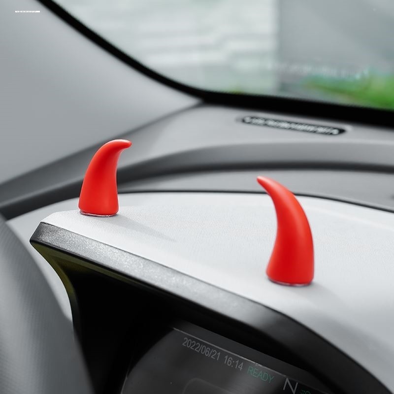 创意搞笑车载中控台显示屏小牛角方向盘恶魔角可爱汽车装饰品摆件,汽车用品/电子/清洗/改装,摆件,淘宝优惠券,粉丝福利购,淘宝优惠卷