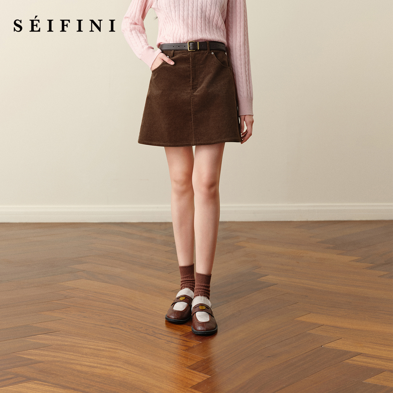 诗凡黎复古灯芯绒A字半身裙2025秋冬新款美拉德百搭通勤包臀短裙