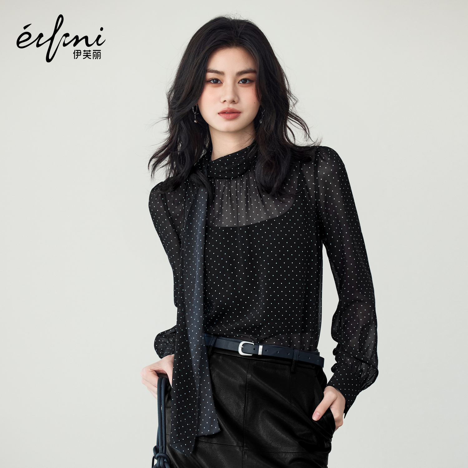 伊芙丽气质百搭围裹式飘带领衬衫女2025秋季新款波点水印花小上衣