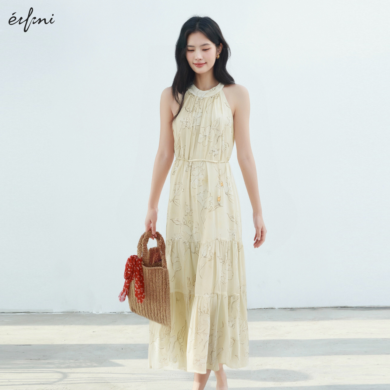 伊芙丽新中式挂脖收腰气质蛋糕连衣裙女2025夏季新款清新绿色长裙