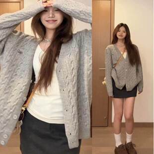宽松中长版 灰色慵懒风V领麻花针织开 新款 女2025早秋季 毛衣外套 衫