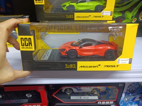彩珀CCA1：32帕加尼兰博基尼车模