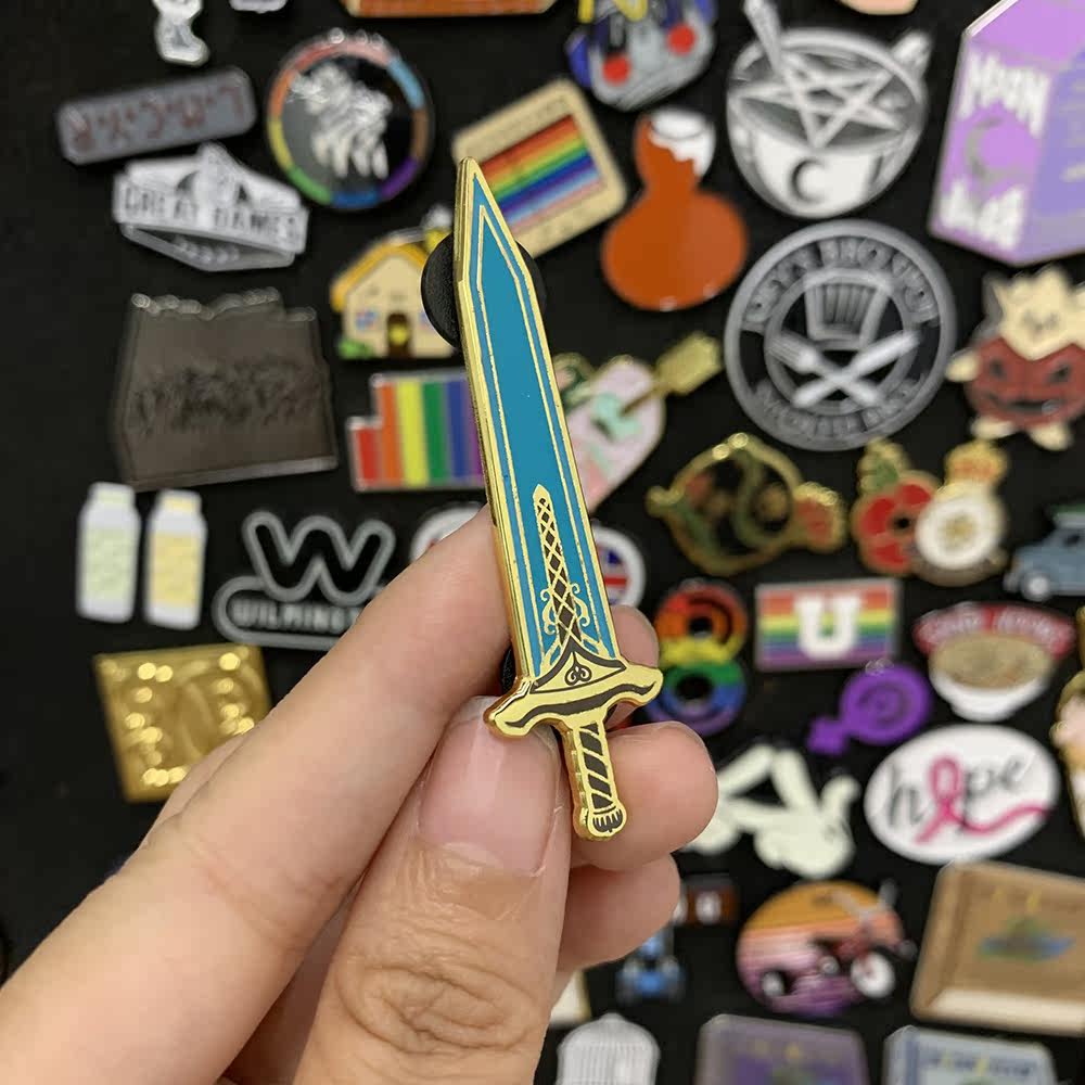 潮酷个性创意金属徽章勇者之剑ins潮胸针小别针百搭包包小饰品