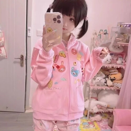 学院风日系甜美少女儿服连帽卫衣