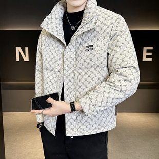 痞帅羽绒外套男潮 潮牌痞帅短款 满印轻薄立领羽绒服男冬季 2025新款