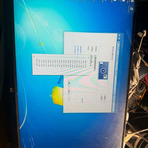 可维修优派TD2230正常显示图片实在图图 触摸玻璃破了，其他没问