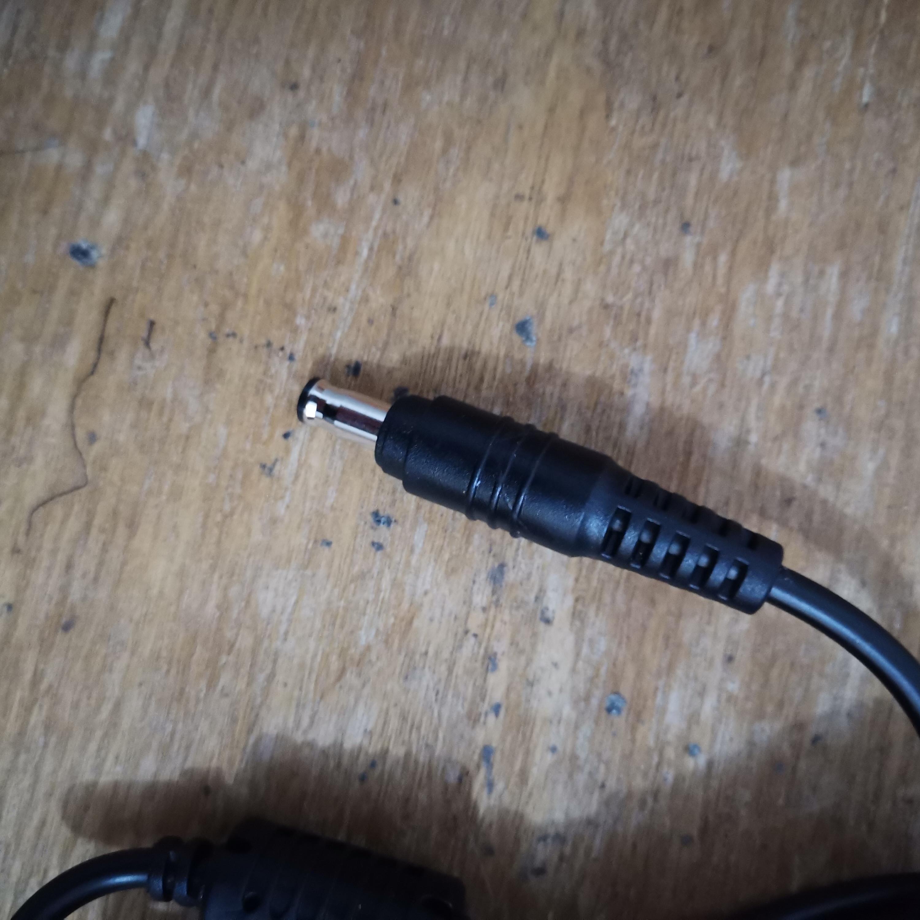 适用三星19V3.16A充电器6