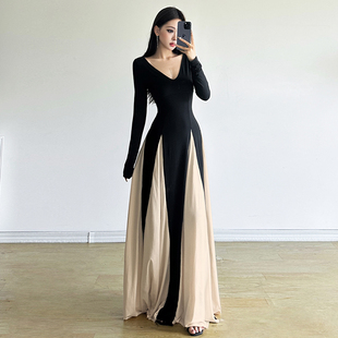 连衣裙掐腰显瘦大裙摆长裙 轻熟复古风撞色拼接V领长袖 SylCue 法式