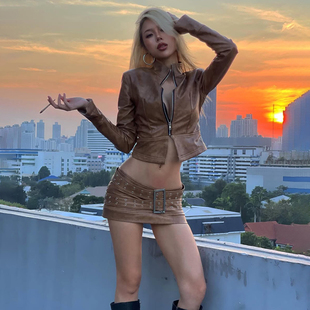 SylCue 叛逆少女辣妹柳钉收腰显瘦PU皮高腰百搭半身裙拽酷包臀裙