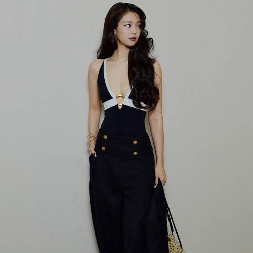 jennie同款黑白深V挂脖高腰长裤