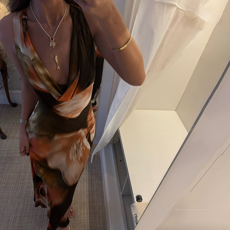 荡领修身显瘦吊带连衣裙包臀长裙