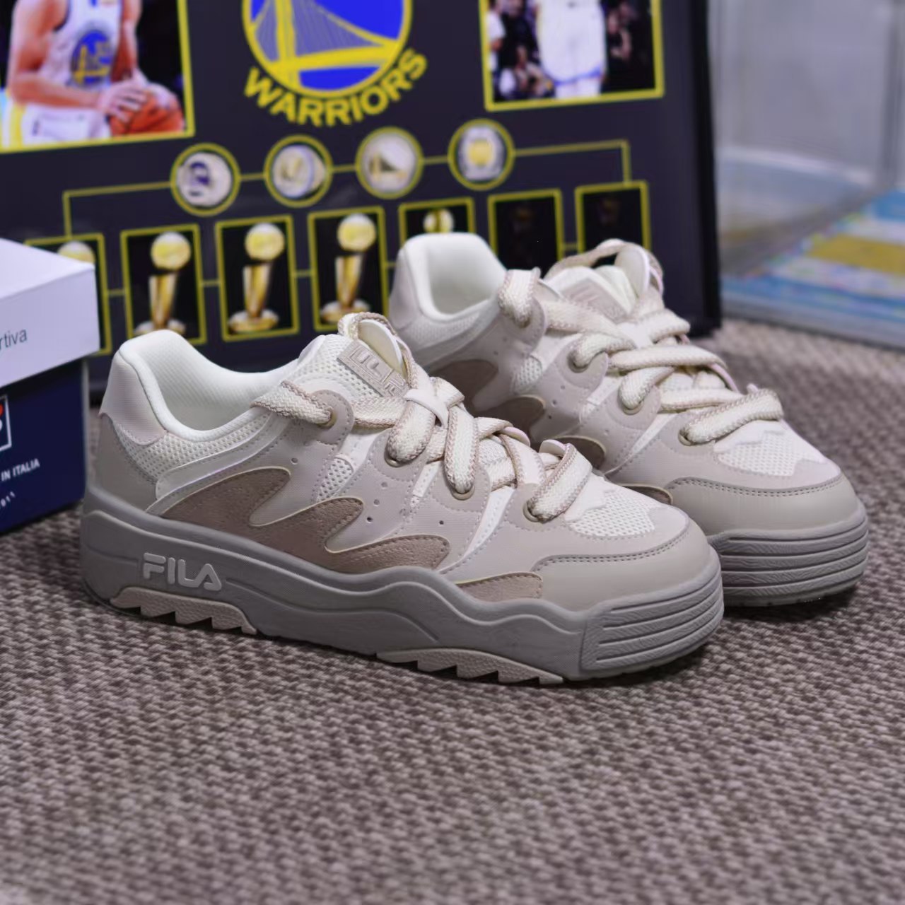 斐乐Fila女款斑斓鞋厚底休闲板鞋