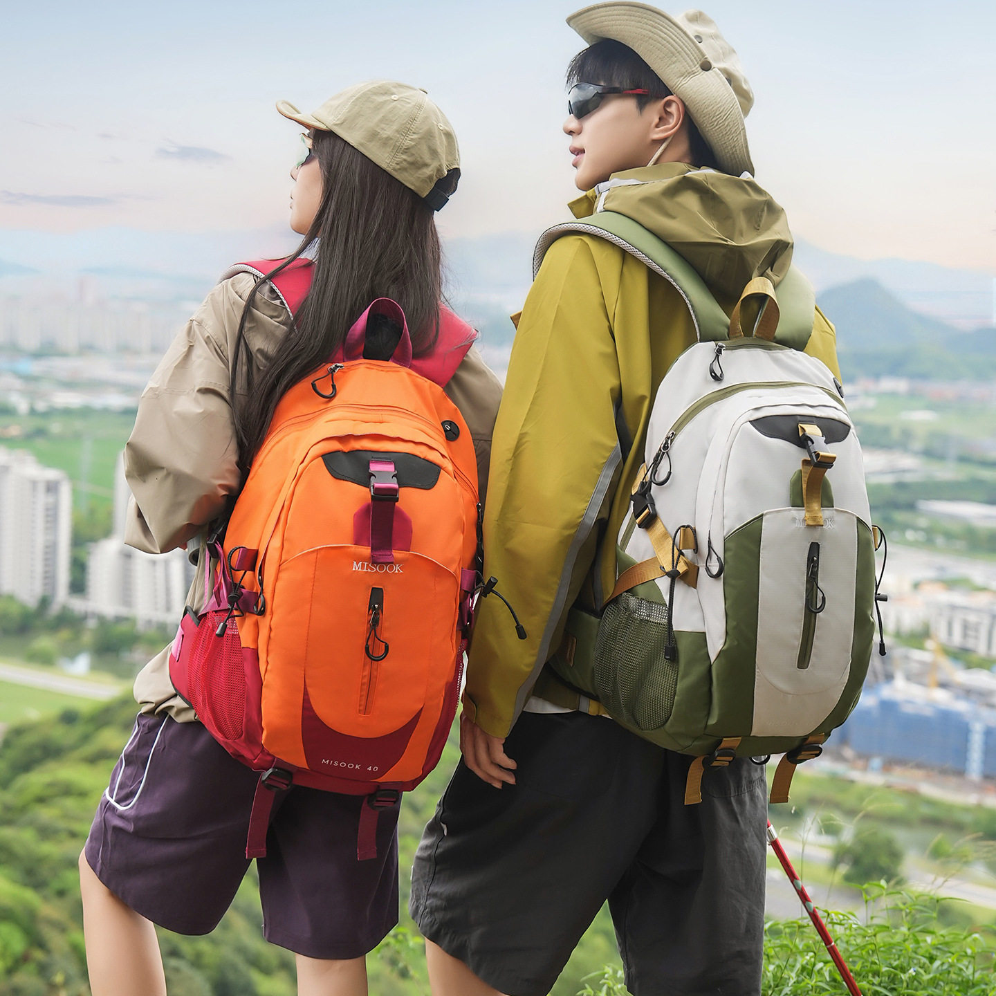 户外轻便旅行包女新款男防水徒步登山双肩背包百搭大容量书包时尚